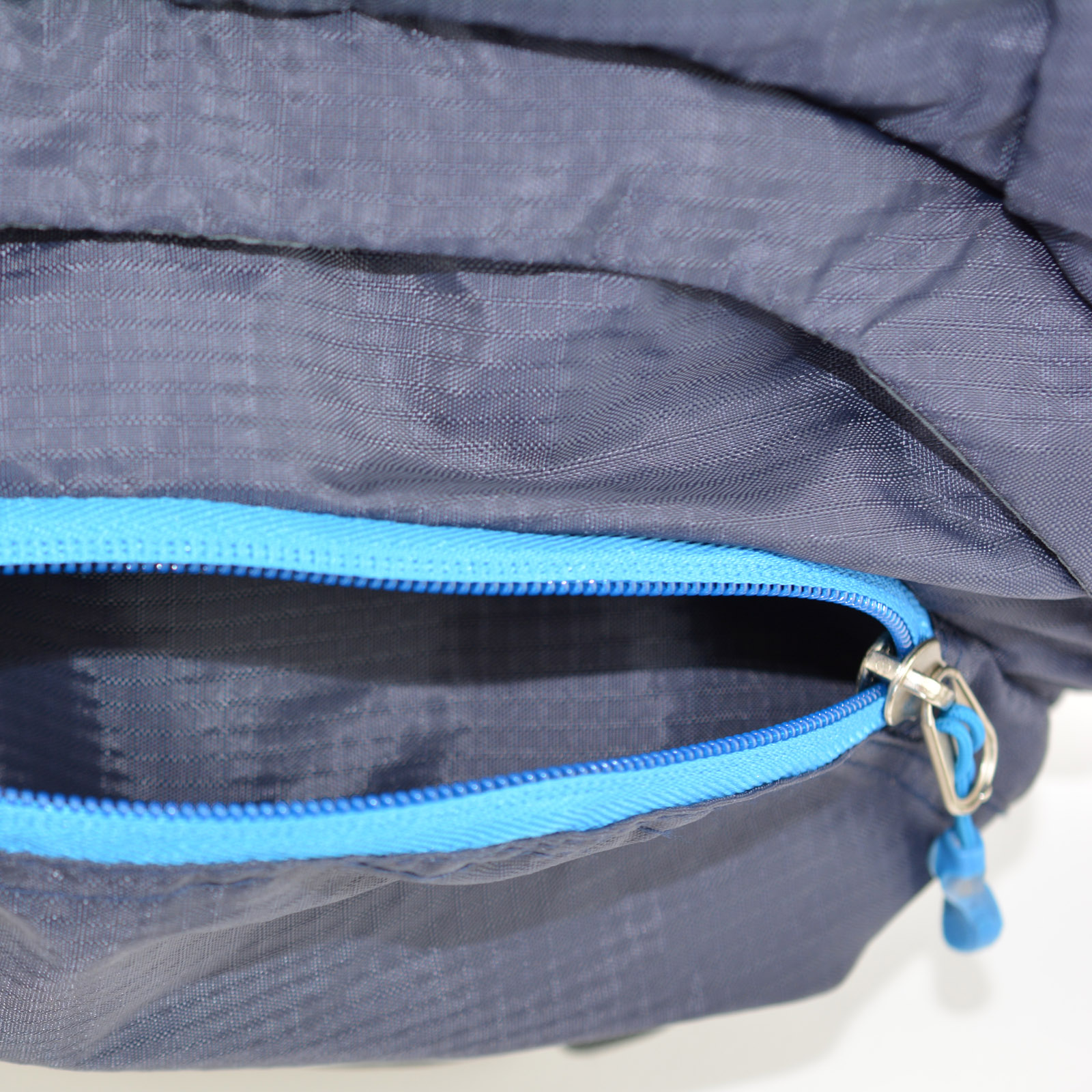 Stingy NEW 28l – Obrázok 3