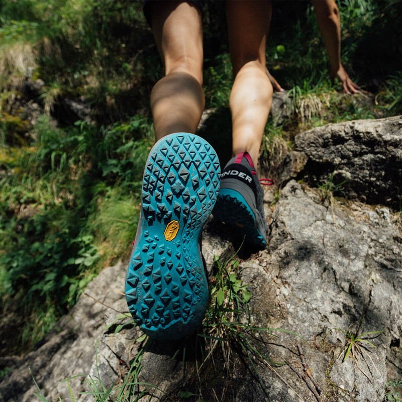 Dámske turistické approach topánky VIBRAM® Megagrip MANASLU – Obrázok 24
